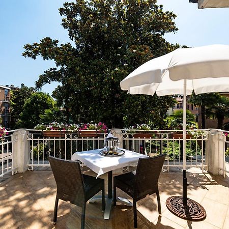 Hotel Villa Delle Palme Lido di Venezia Bagian luar foto