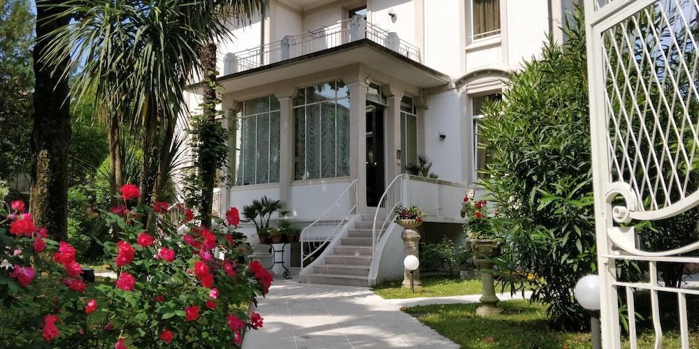 Hotel Villa Delle Palme Lido di Venezia Bagian luar foto
