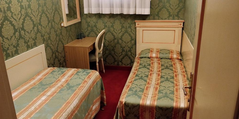 Hotel Villa Delle Palme Lido di Venezia Bagian luar foto