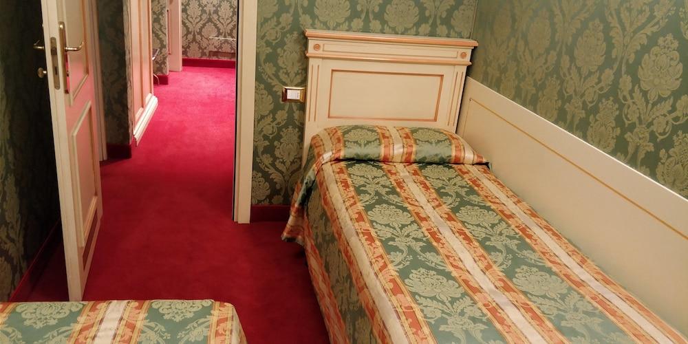 Hotel Villa Delle Palme Lido di Venezia Bagian luar foto