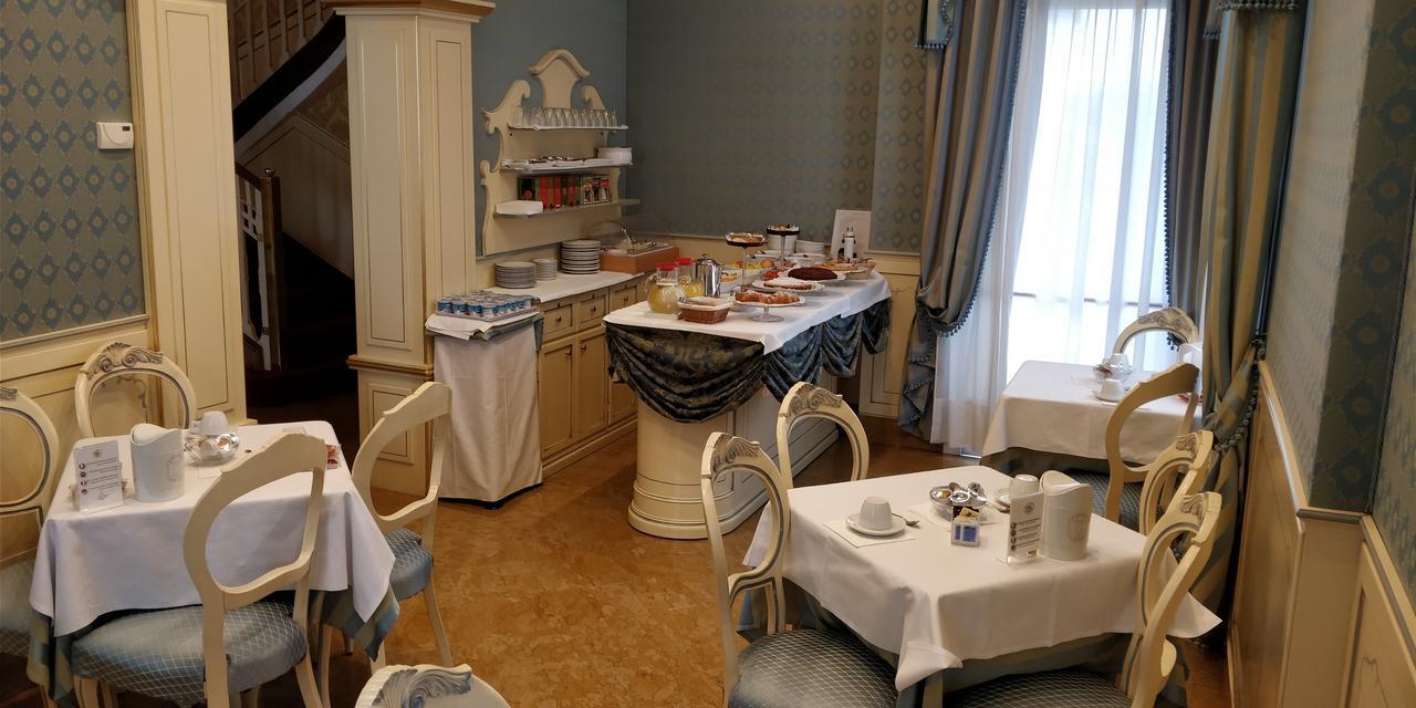 Hotel Villa Delle Palme Lido di Venezia Bagian luar foto